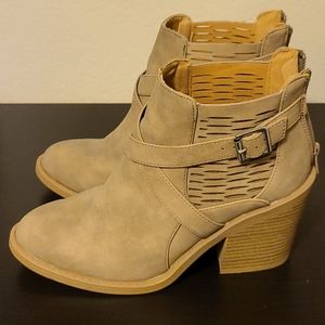 Ankle boots